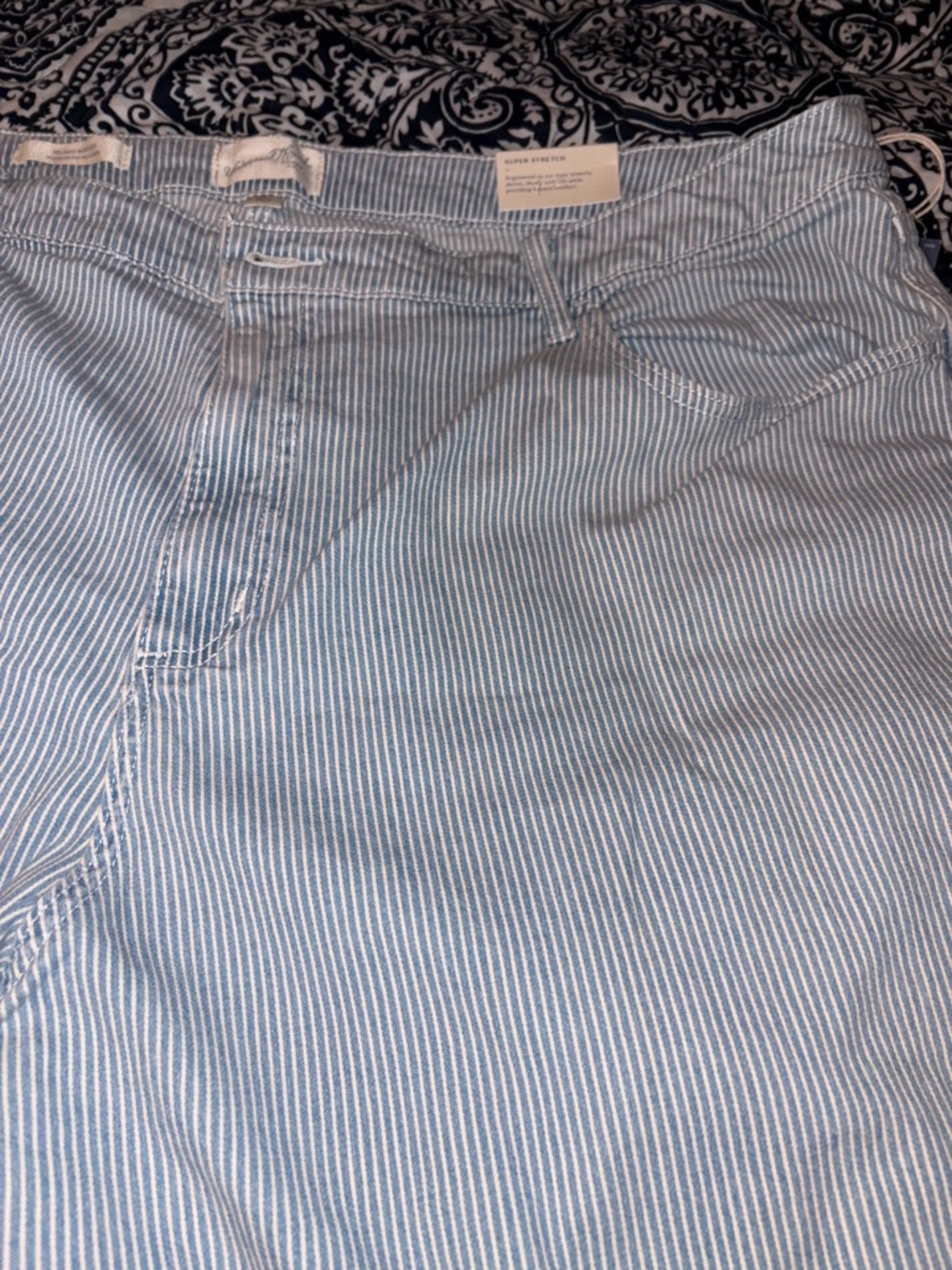 ✨ NWT Size 22 Relaxed Wide-Leg Pinstripe Jeans | Chic Comfy Plus Size Denim ✨ - Picture 5 of 12
